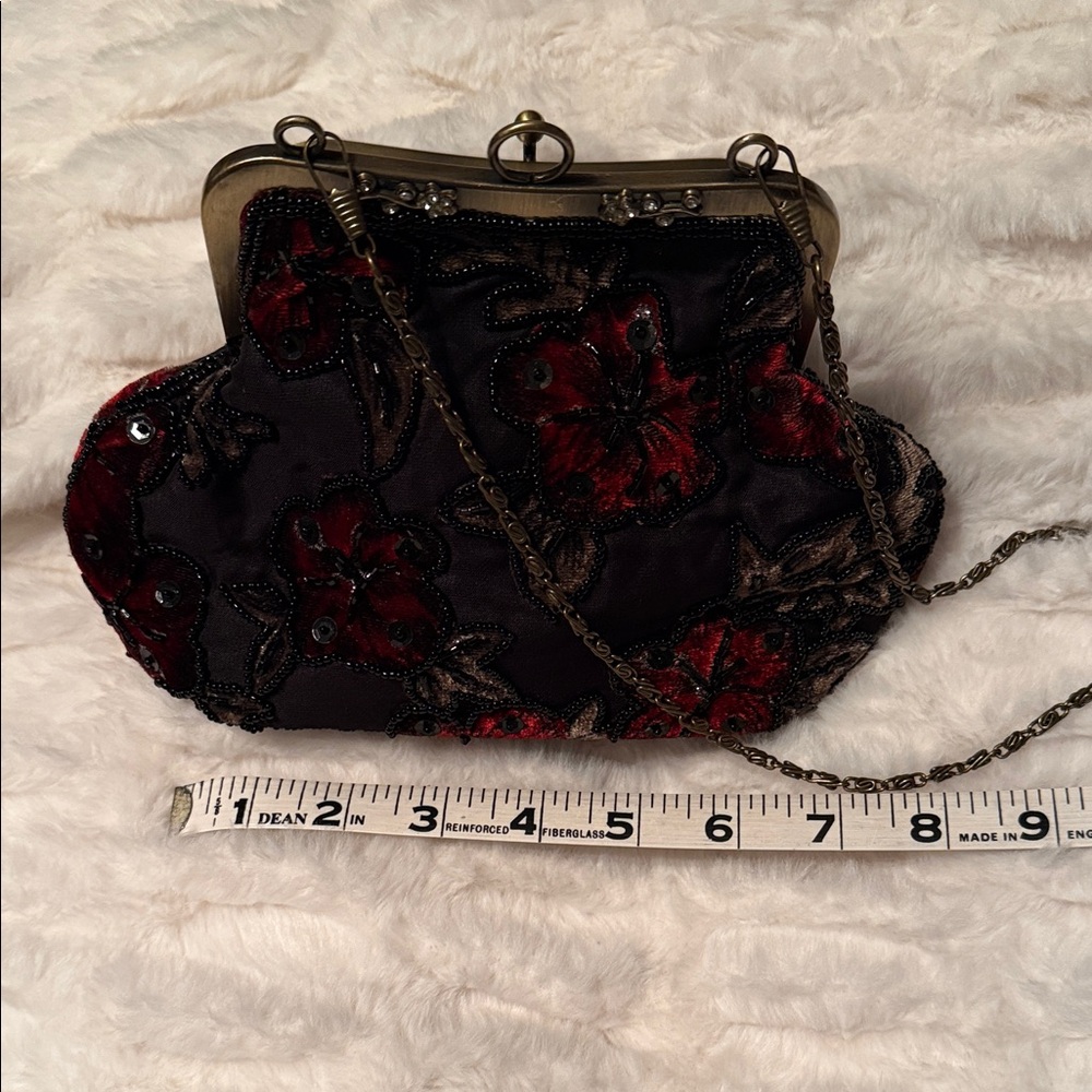Elegant Floral Evening Clutch
